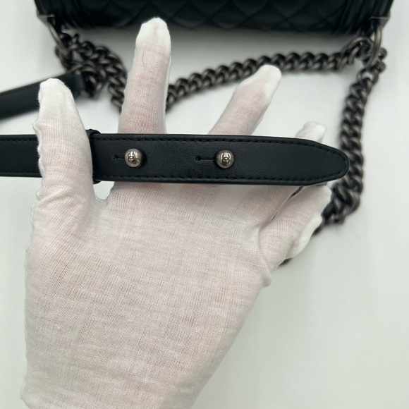 Old medium Chanel boy bag - Picture 6 of 7